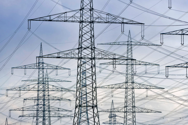 Stromerzeugung aus Photovoltaik und Wind deutlich gestiegen