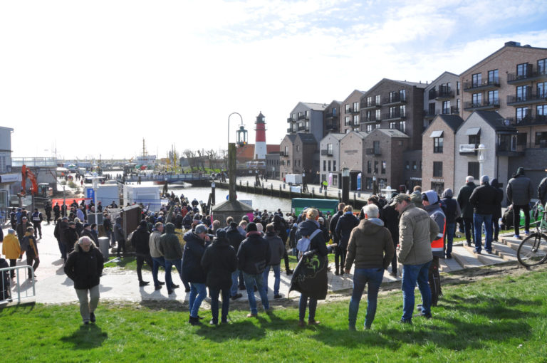 Proteste an Land und auf dem Wasser