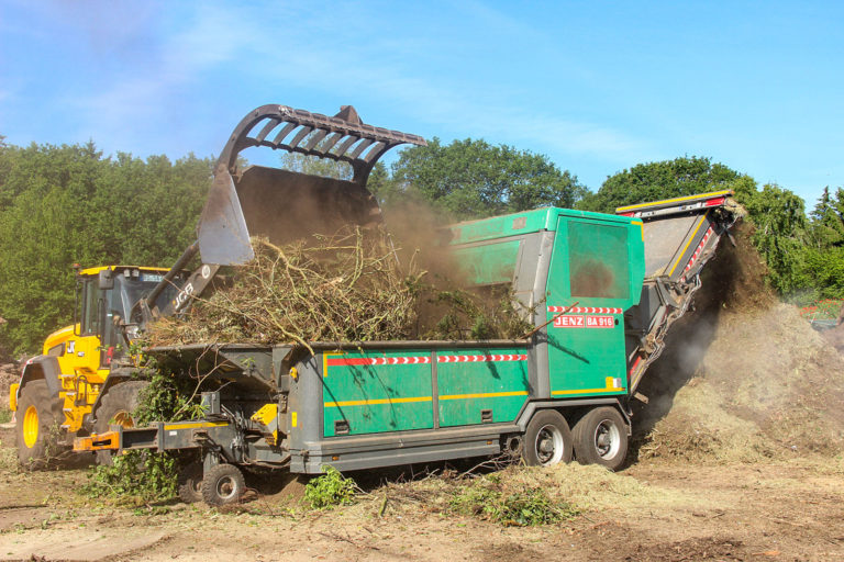 Grüner Schnitt wird zu goldenem Boden