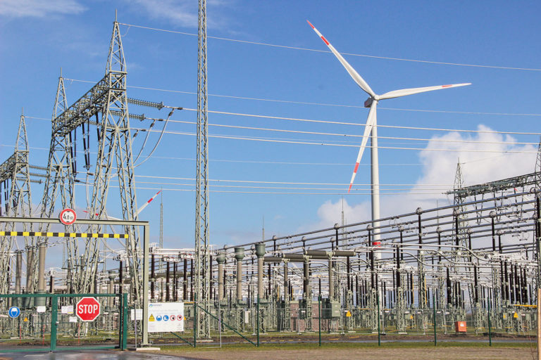 Größtes Umspannwerk im kleinen Dorf