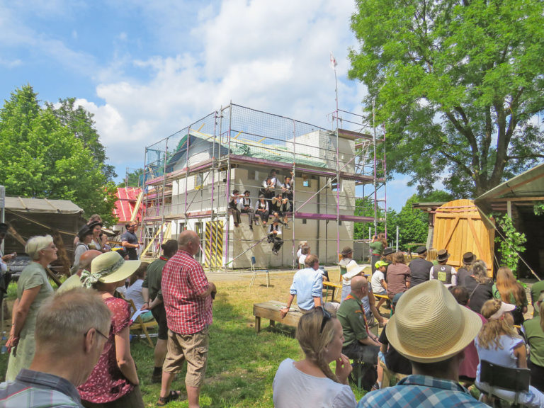 Jomsburg – Sommerbaustelle der freireisenden Gesellen 