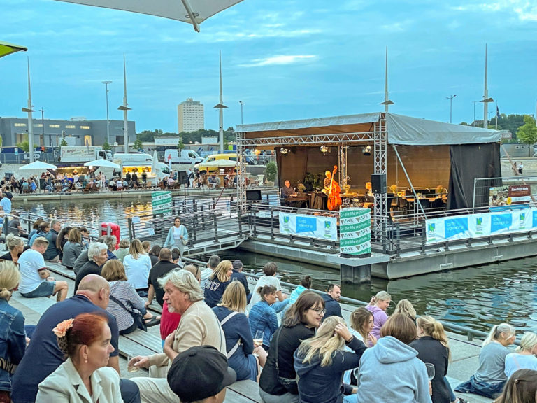 Käse trifft Wein am Kieler Bootshafen