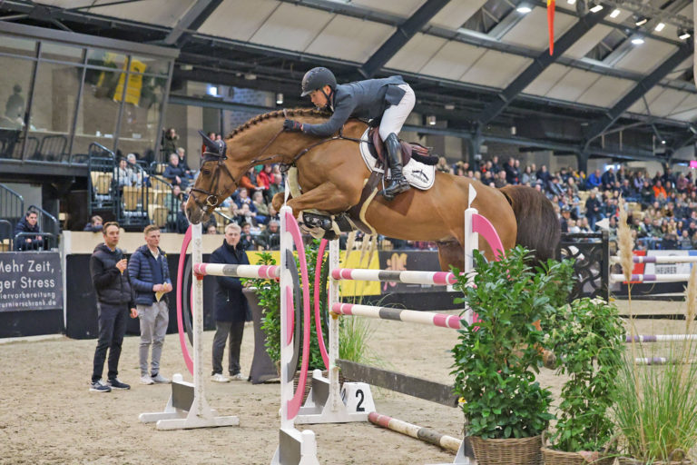 Zucht und Sport in den Holstenhallen