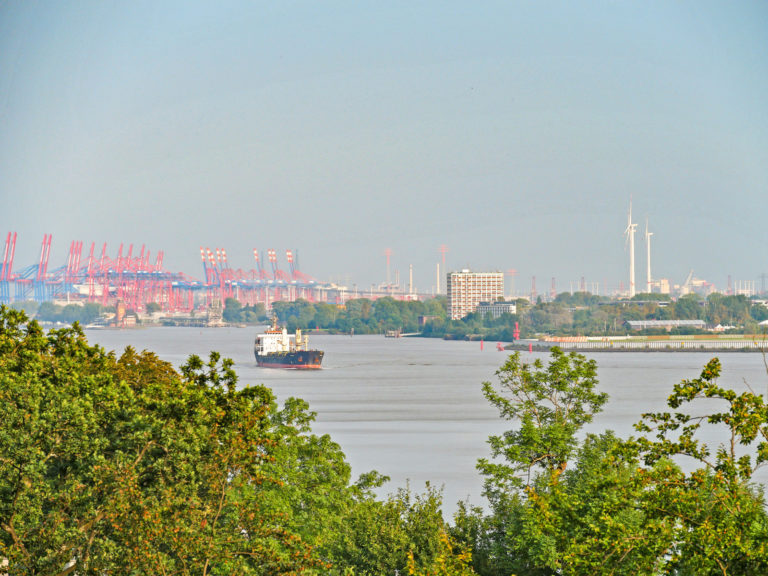 Drei Parkanlagen und die Elbe immer im Blick