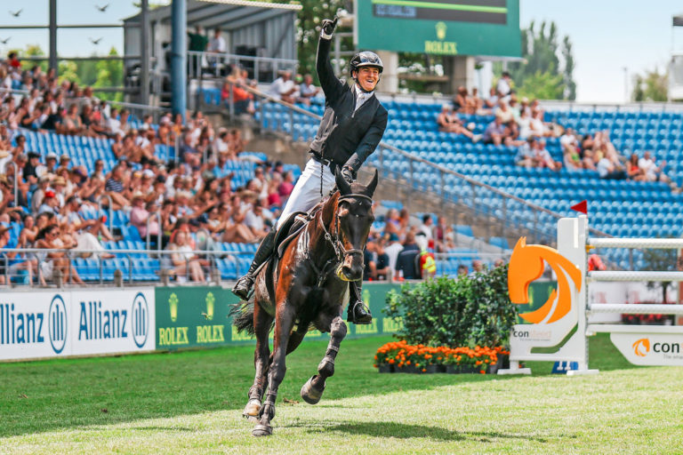 Aachen: Tjade Carstensen gewinnt U25-Springpokal