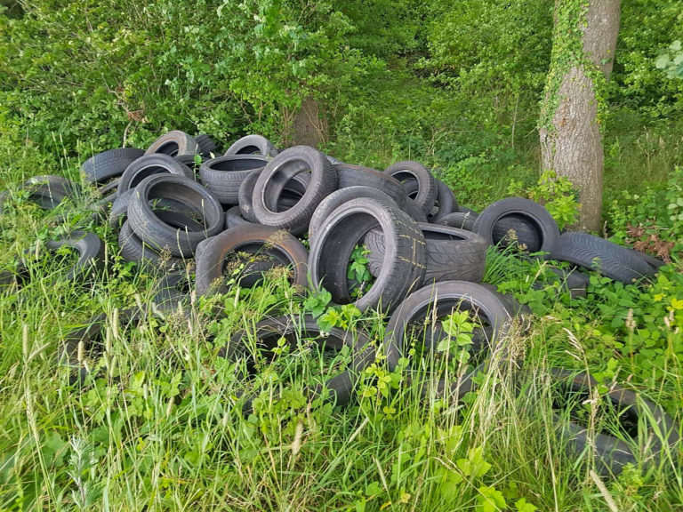 Der Feldrand als Müllkippe