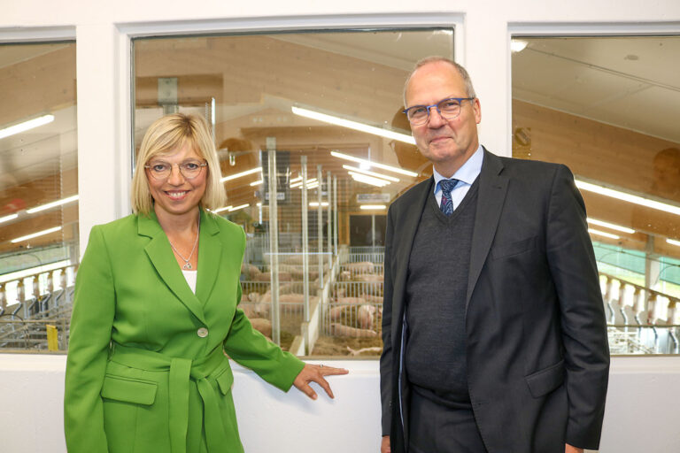 Einweihung der neu gebauten Sauenställe in Futterkamp