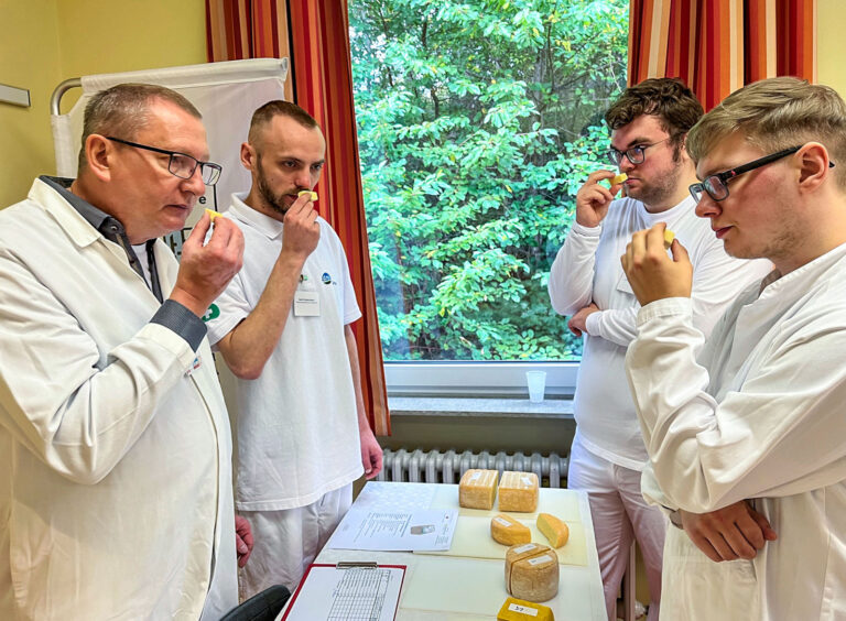 Käseprüfung in Malente