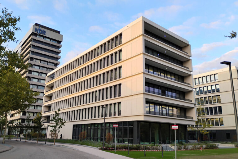 Zwischen Fiktion und Fake News